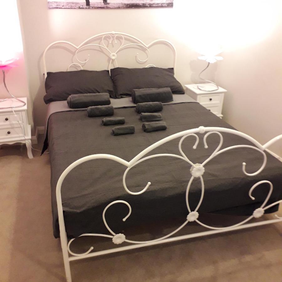 Street Artist Bed & Breakfast Romford Luaran gambar